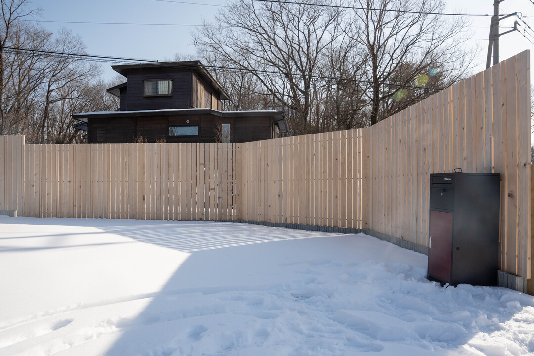 表裏の表情が同じリバーシブルデザインなので、敷地内からの見た目も美しい