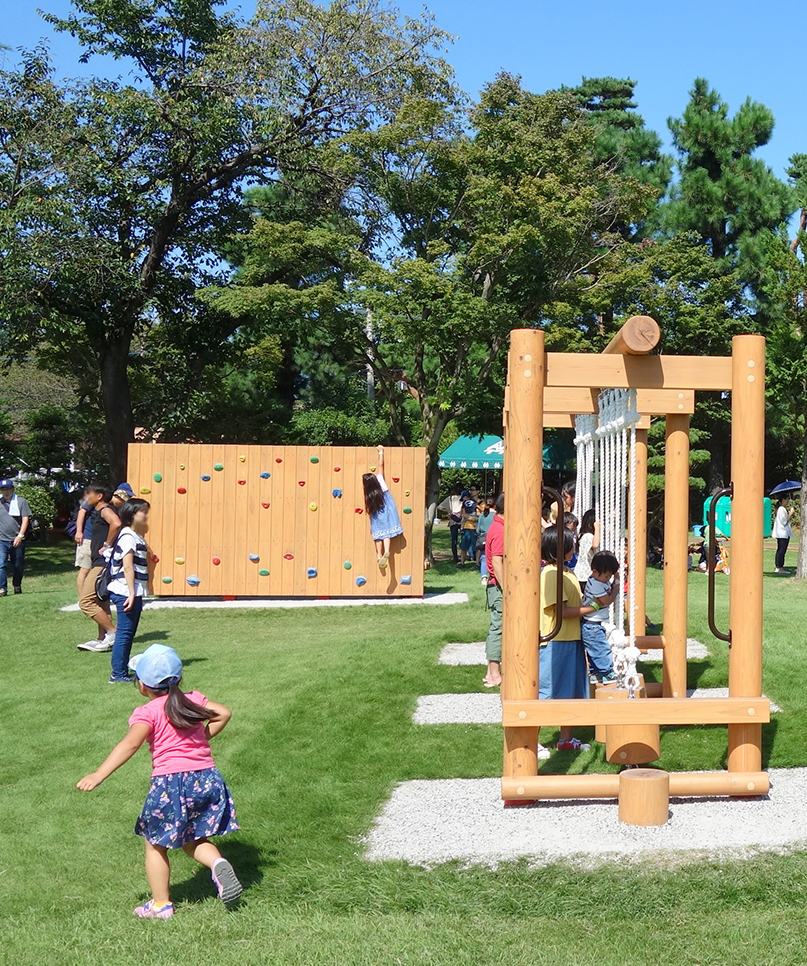 連休には2 300人もが訪れる 木製アスレチック遊具 いっぱいの遊び場 Story 木のある暮らし 木の街づくり Love Kinohei ラブキノヘイ