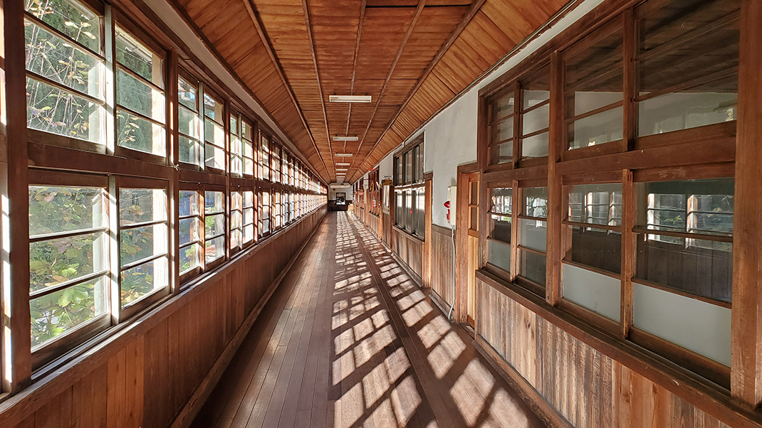 新工場の拠点となる鳥取県智頭町の旧山形小学校