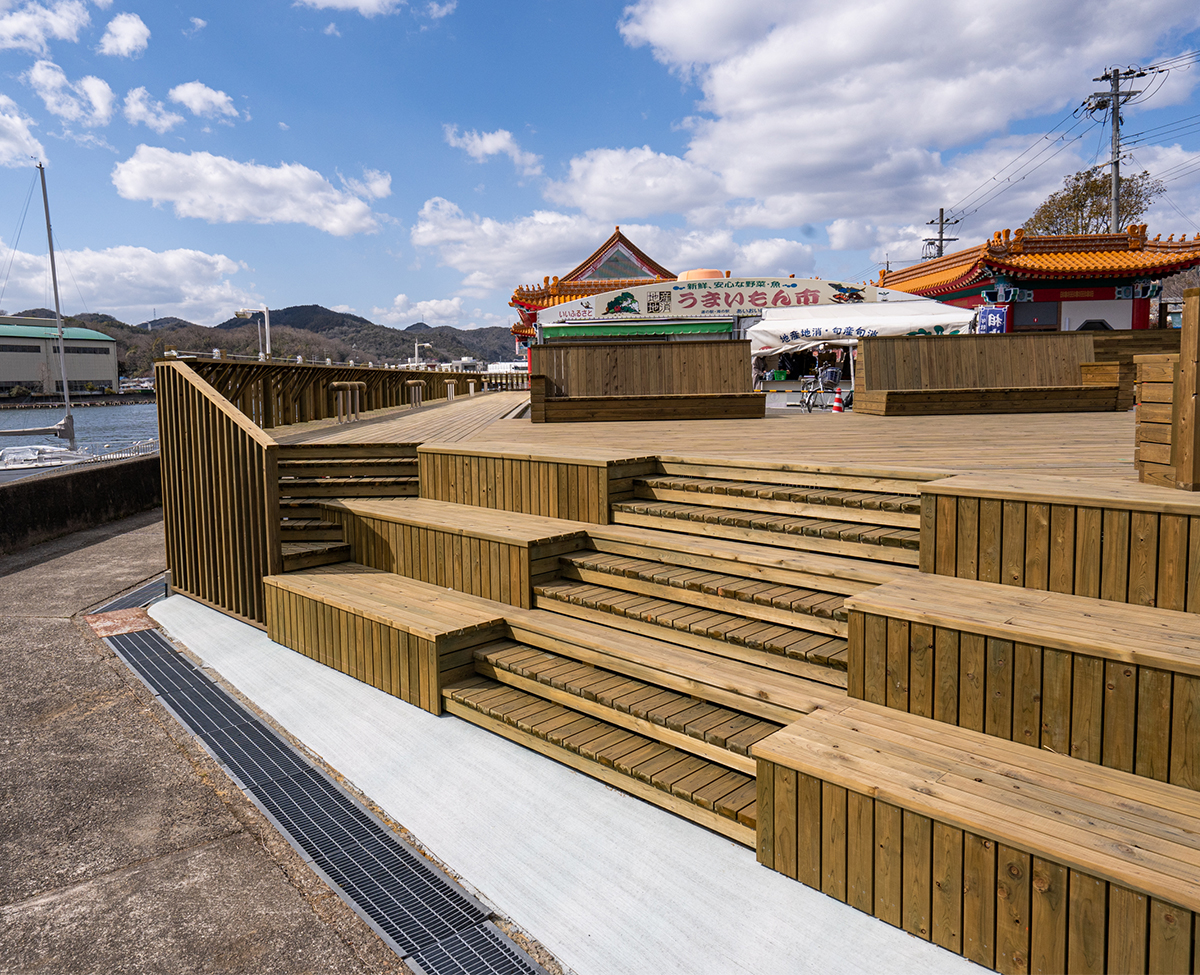外構木質化により人々が集う居心地のいい空間を創造「海の駅あいおい白龍城」外構木質拠点づくりプロジェクト